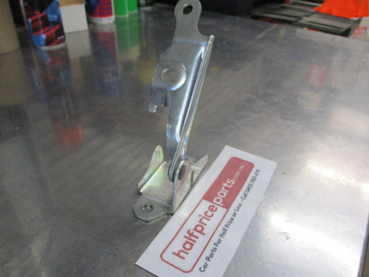 Mitsubishi Pajero Genuine Right Hand Bonnet Hinge New Part