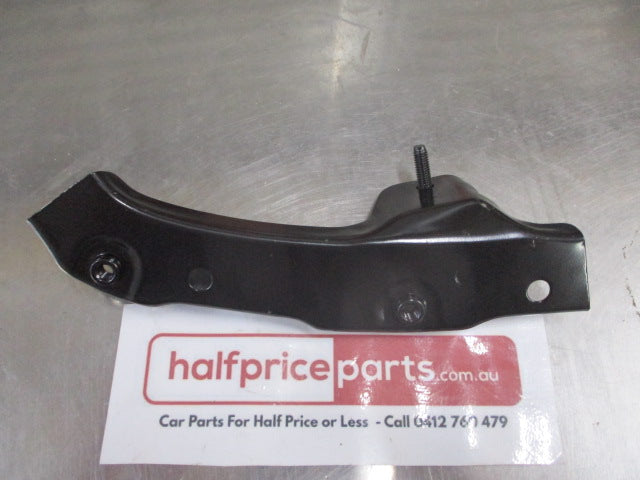 Mitsubishi Magna Genuine Upper Left Hand Rear Bumper Bracket Upper Corner New Part