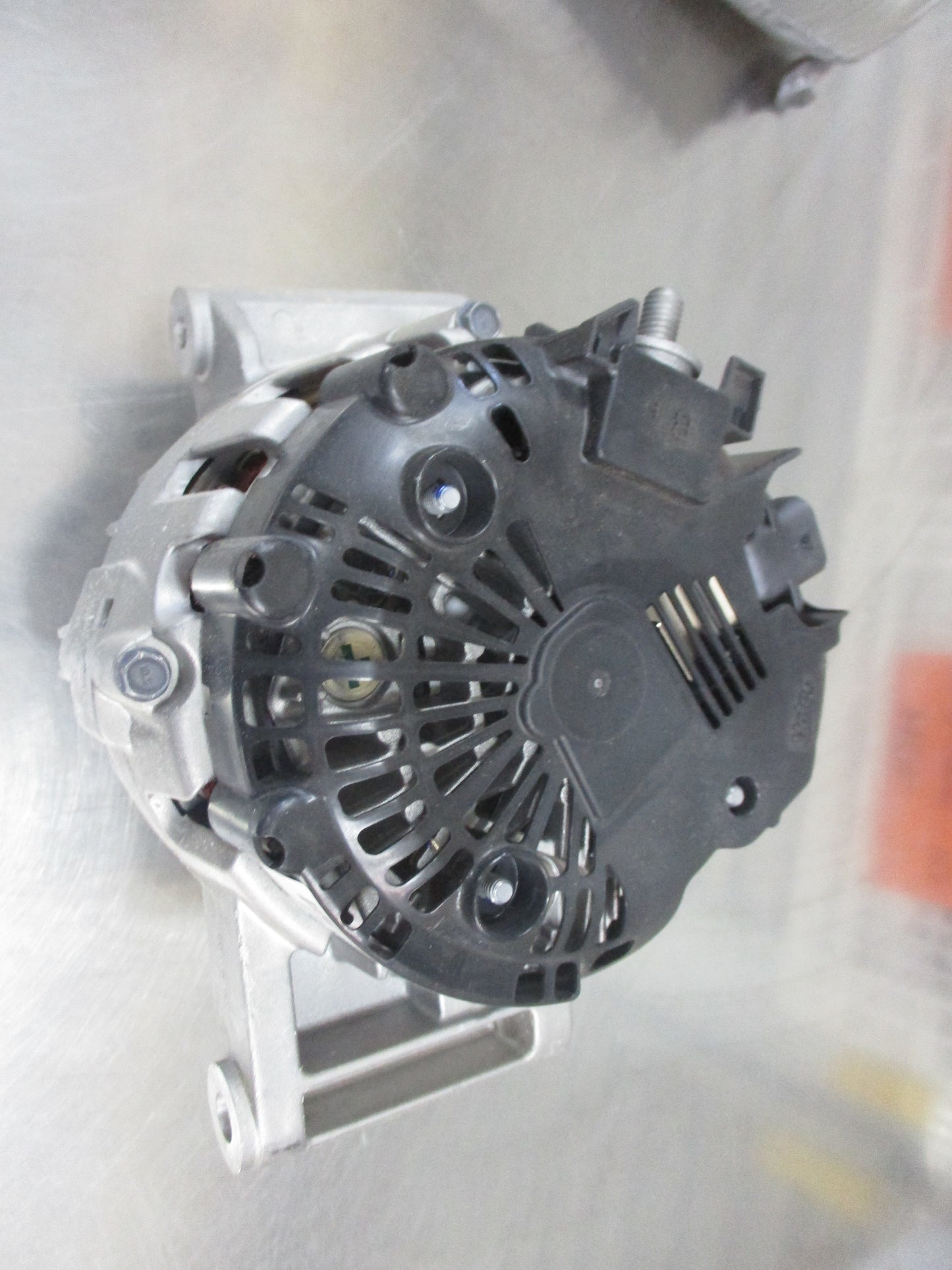 Holden Captiva 2.4Ltr Petrol Genuine Alternator New Part