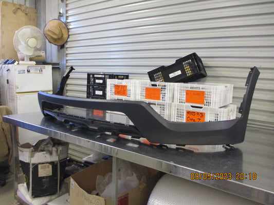Hyundai Santa Fe Genuine Lower Front Bumper Bar Cover New Part
