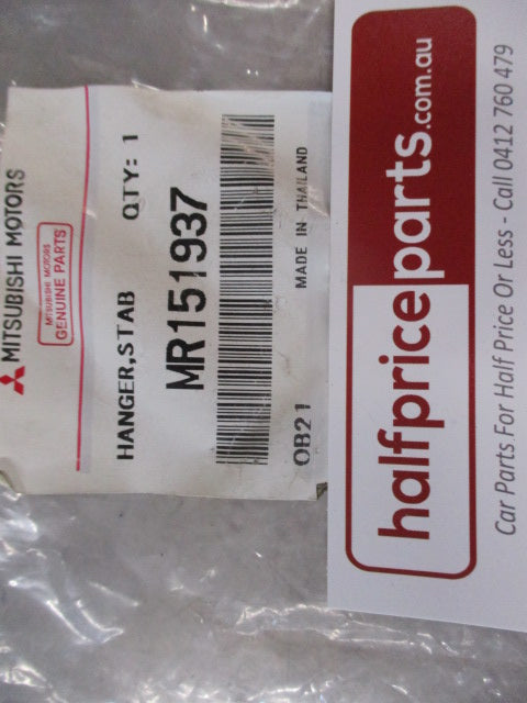 Mitsubishi Pajero Genuine Front Suspension Stabilizer Hanger New Part
