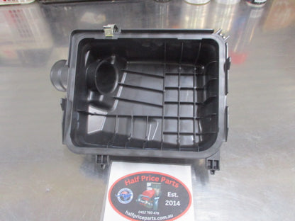 Mitsubishi Lancer/Outlander Sport Genuine Top Air Cleaner Cover New Part