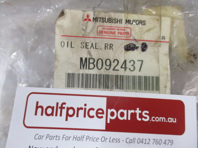 Mitsubishi Triton/Pajero Genuine Wheel Bearing Oil Seal New Part