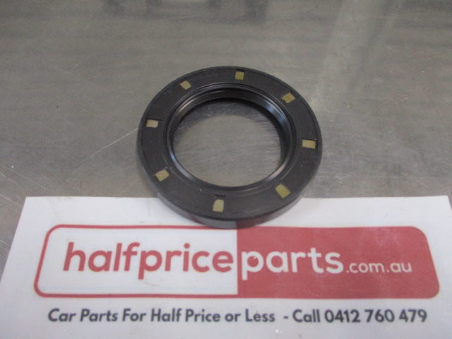 Mitsubishi Pajero/Triton Genuine Freewheel Clutch Oil Seal New Part