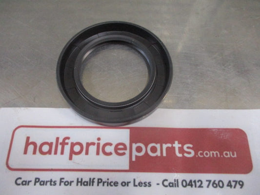 Mitsubishi Pajero/Triton Genuine Freewheel Clutch Oil Seal New Part
