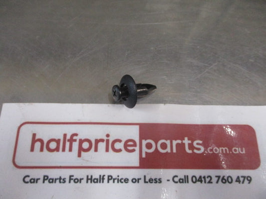 Mitsubishi Evolution/Eclipse/Lancer/Outlander/Magna/Galant Genuine Undertray Clip New Part