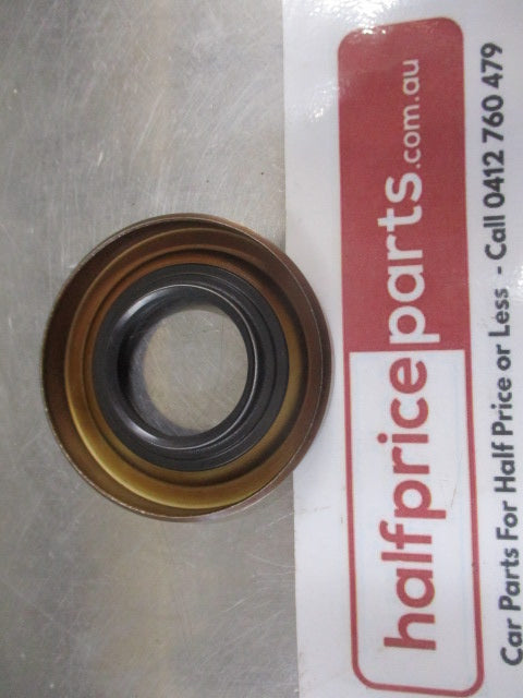Mitsubishi Pajero/Triton/Van/ Genuine Front Drive Shaft Oil Seal New Part