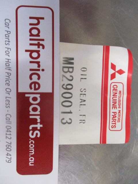 Mitsubishi Pajero/Triton/Van/ Genuine Front Drive Shaft Oil Seal New Part