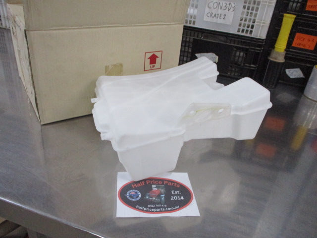 Mitsubishi Pajero Genuine Windscreen Washer Tank New Part