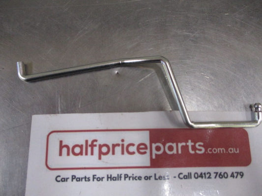 Mitsubishi Triton Dual Cab Genuine Right Hand Front Door Traction Lock Mechanism Rod New Part