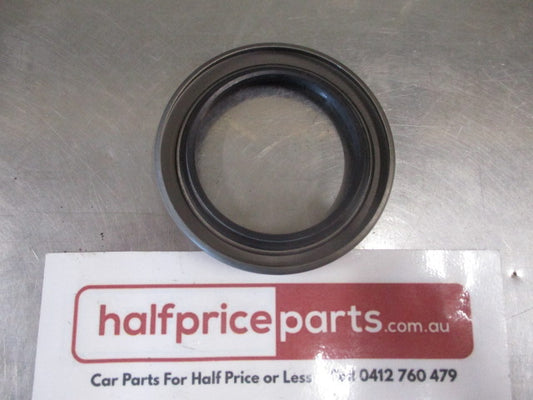 Mitsubishi Magna Genuine Front Wheel Hub Bearing Oil Seal New Part