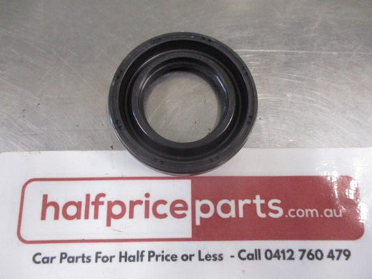 Mitsubishi Triton Genuine Rear Axle Inner Oil Seal New Part
