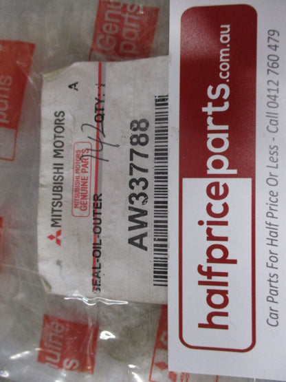 Mitsubishi Magna Genuine Front Hub Oil Seal New Part