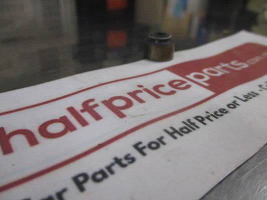 Mitsubishi Pajero/Outlander/Eclipse/Galant/Lancer/Magna Genuine Exhaust Valve Stem Seal New Part