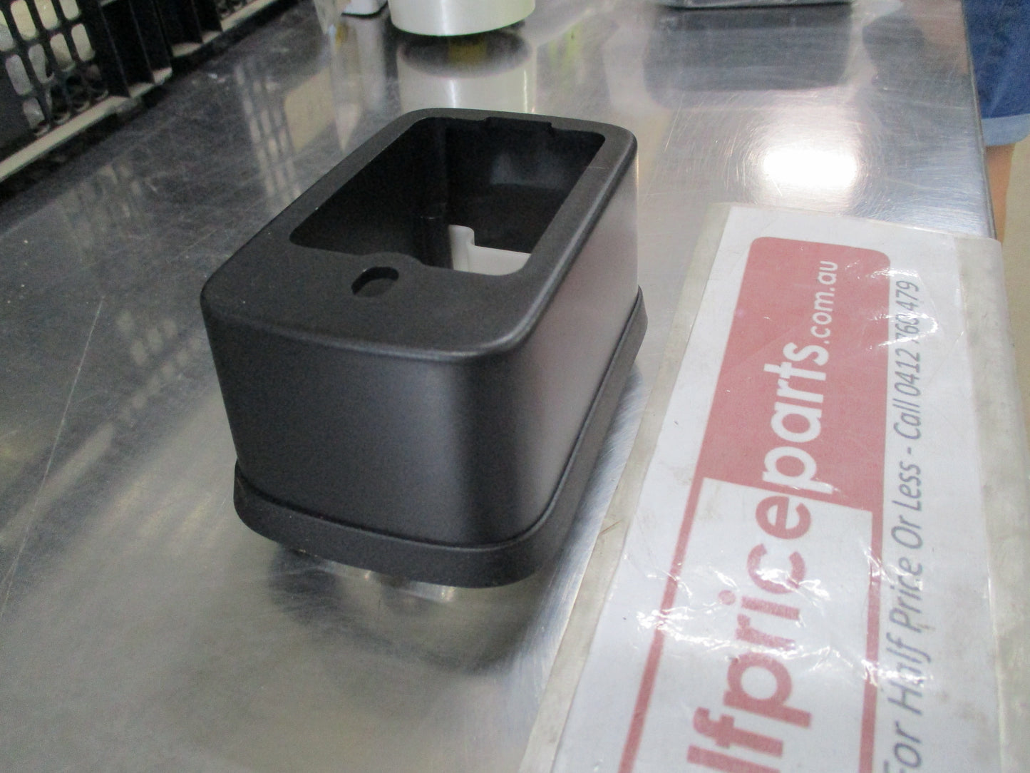 Isuzu Elf NKR85 Genuine Right Hand Door Indicator Base Bezel New Part