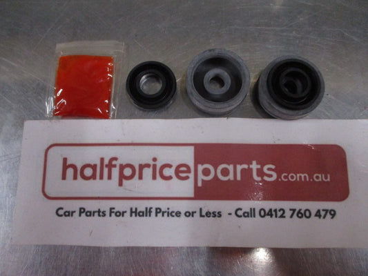 Mitsubishi Triton/Pajero Genuine Wheel Cylinder Repair Kit New Part