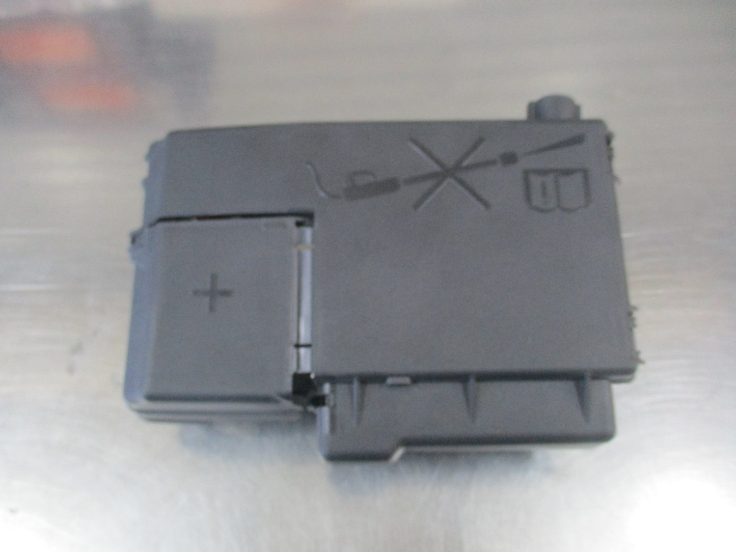 Holden Insignia Genuine Engine Compartment Fuse Box New