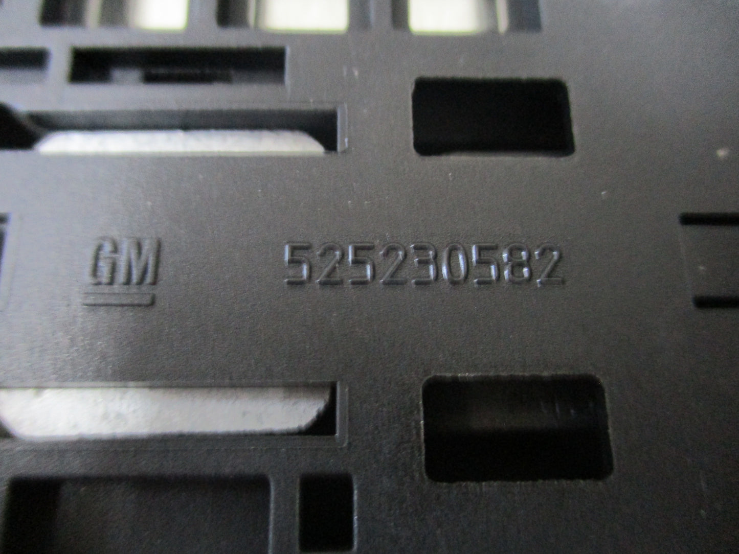 Holden Insignia Genuine Engine Compartment Fuse Box New