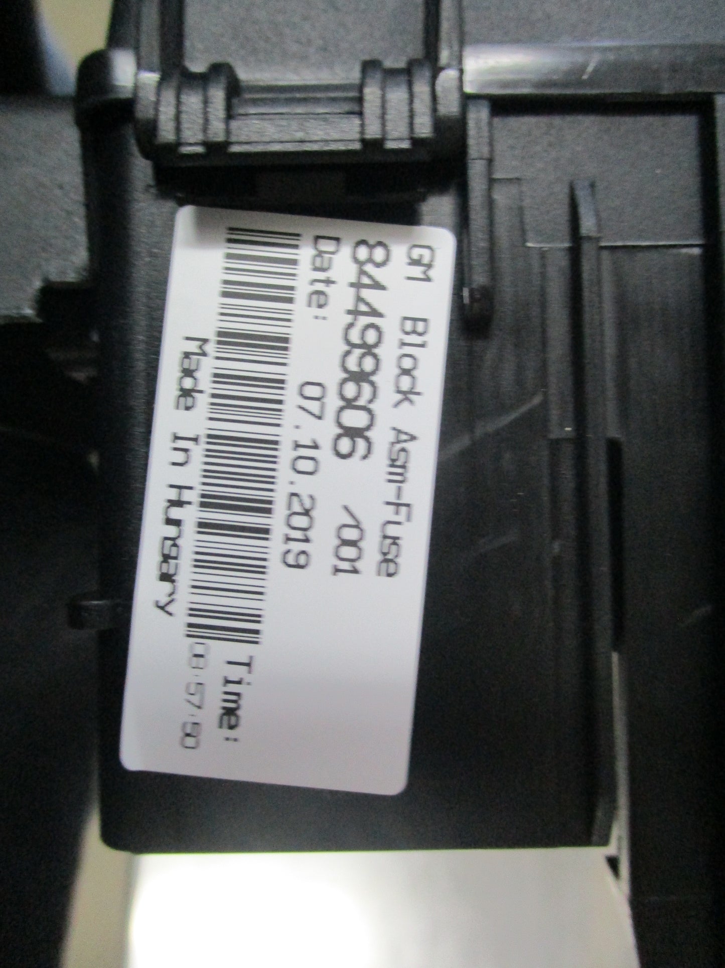 Holden Insignia Genuine Engine Compartment Fuse Box New