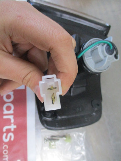 TYC Front Right Hand Corner Indicator Light Suitable For Ford KE Laser New Part