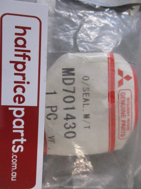 Mitsubishi Eclipse/Galant/ Genuine Manual Transmission Extension Housing Oil Seal New Part