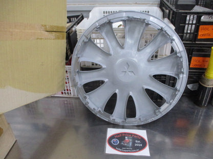 Mitsubishi Lancer Sedan Genuine 15 Inch  Hub Cap Silver 10 Spoke New Part
