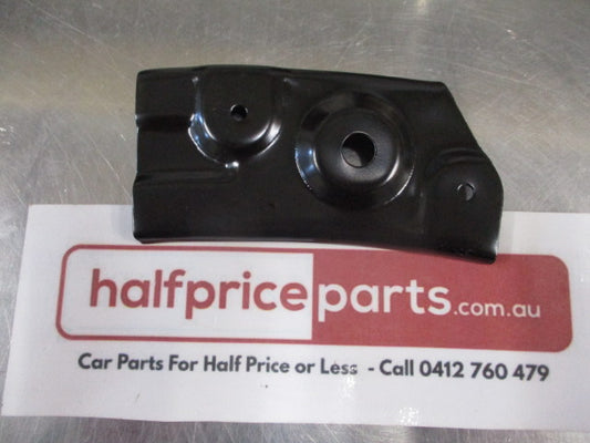 Mitsubishi Pajero Sport Genuine Right Hand Rear Upper Bumper Side Bracket New Part