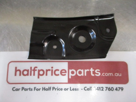 Mitsubishi Pajero Sport Genuine Right Hand Rear Upper Bumper Side Bracket New Part