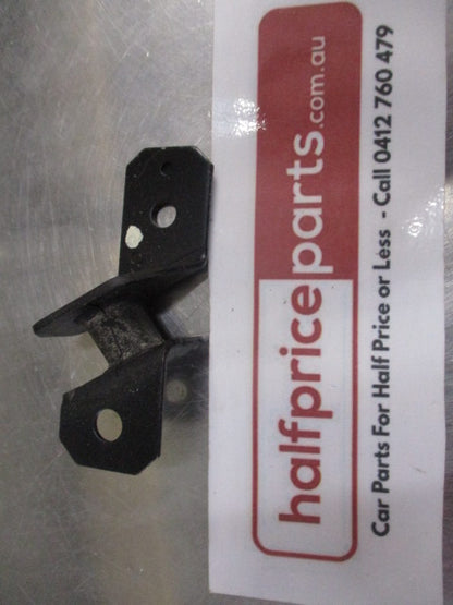 Mitsubishi Fuso Genuine Left Hand Air Filter Shaft Lower Mount Cushion New Part
