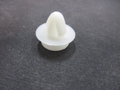 Holden VE Commodore Genuine Pillar Trim Or Guard Flare Clip New Part