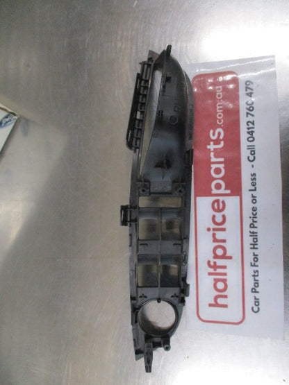 Ford Focus Genuine Front Right Hand (Drivers) Window Switch Surround Trim New Part