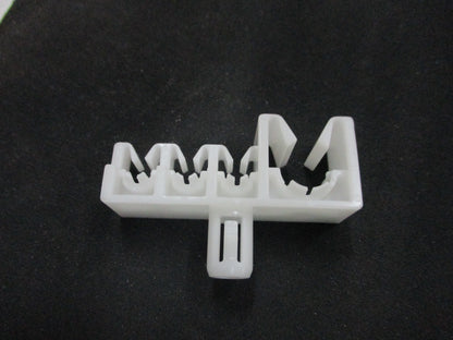Isuzu NKR Truck Genuine Oil Pipe Fixing Block New Part