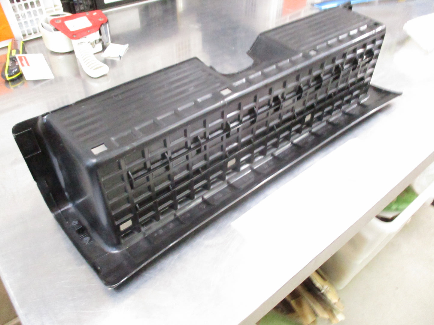 Mazda E2000/E2200 Genuine Right Hand Rear Step Cover New Part