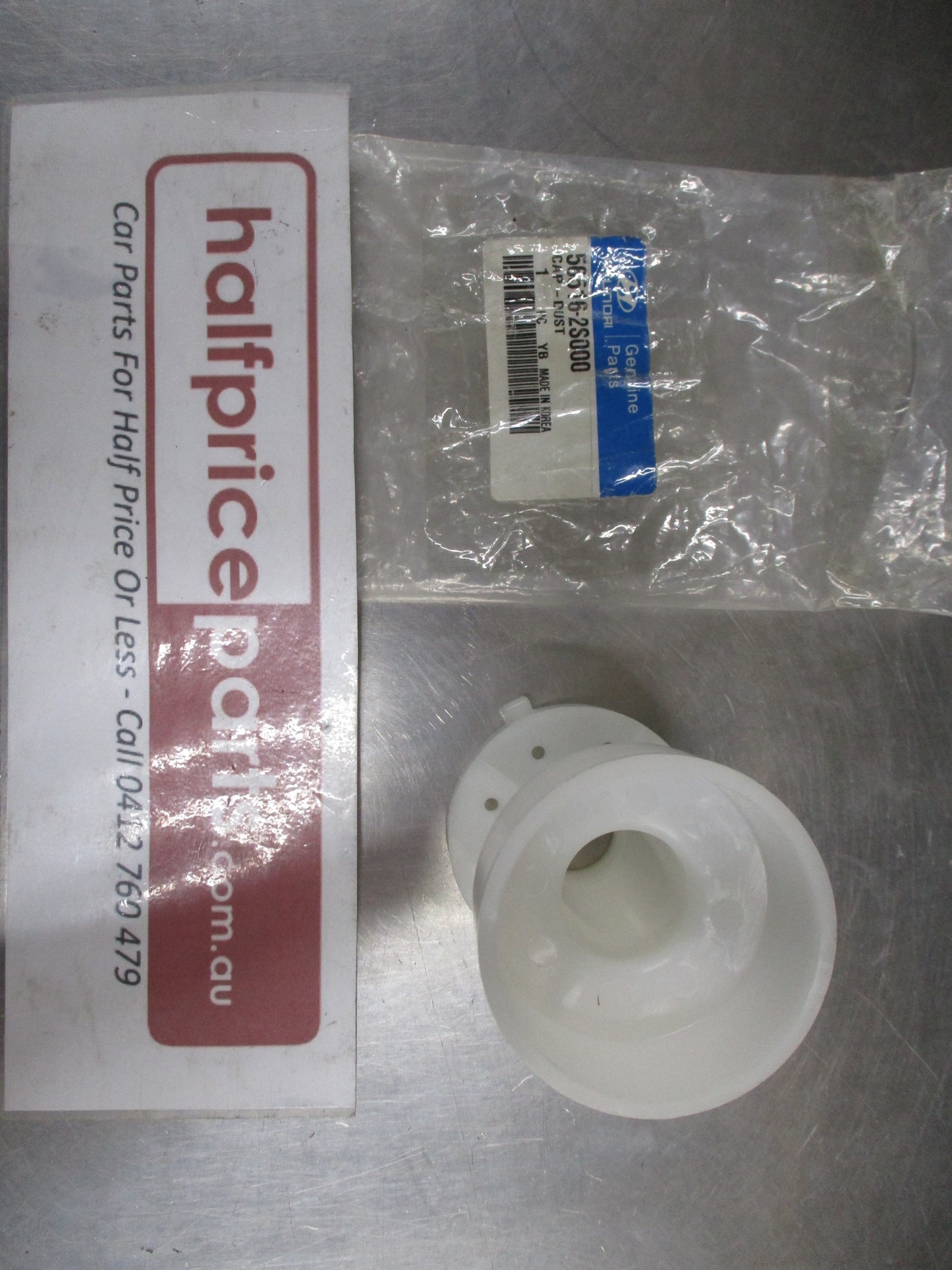 Hyundai Tucson/Santa Fe Genuine Steering Colum Dust Cap New Part
