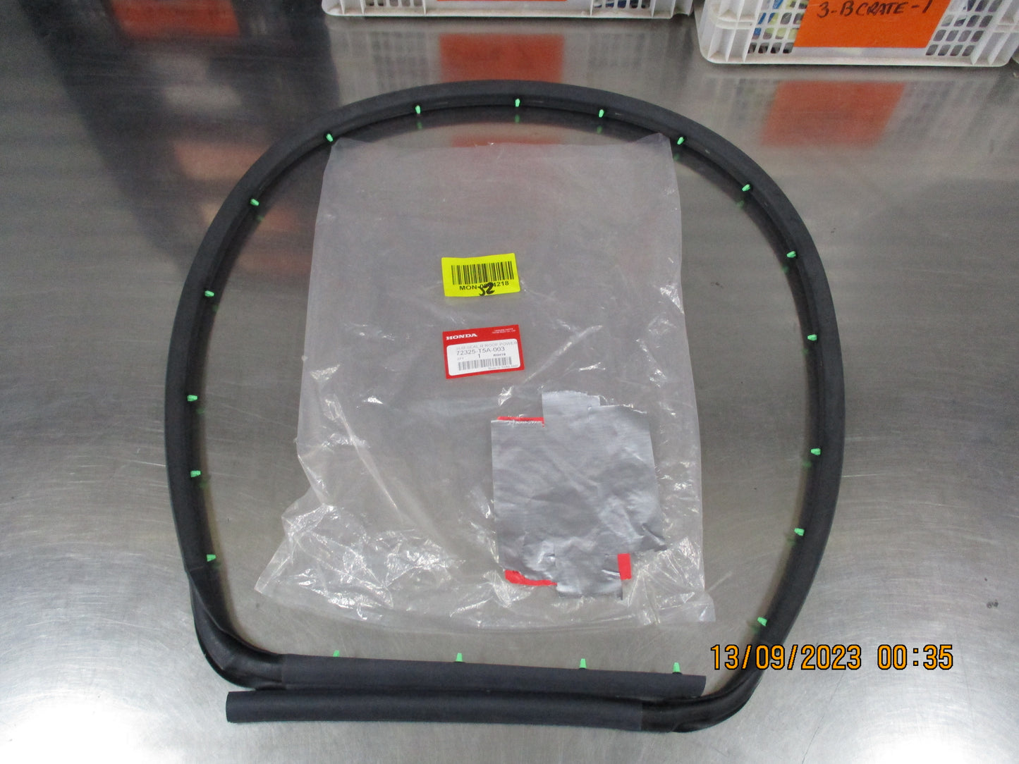 Honda Jazz GK4 Genuine Drivers Side Roof Sub Seal New