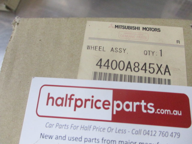 Mitsubishi Outlander XLS Genuine Leather Steering Wheel Assembly New Part