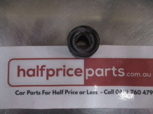 Mitsubishi Pajero Genuine Air Cleaner Body Insulator New Part