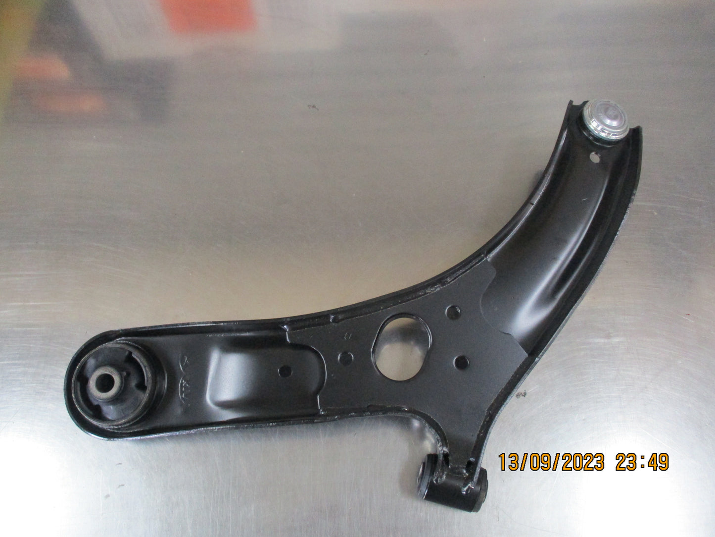 Kia Rio Genuine Lower Drivers Side Control Arm Assy New