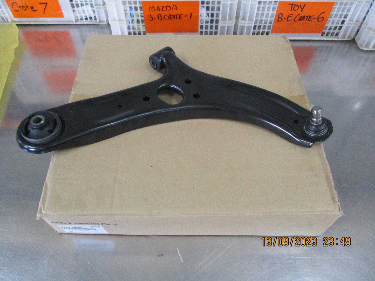 Kia Rio Genuine Lower Drivers Side Control Arm Assy New