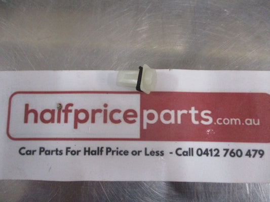Mitsubishi Outlander/Eclipse/Lancer/Mirage Genuine Combo Lamp Grommmet New Part