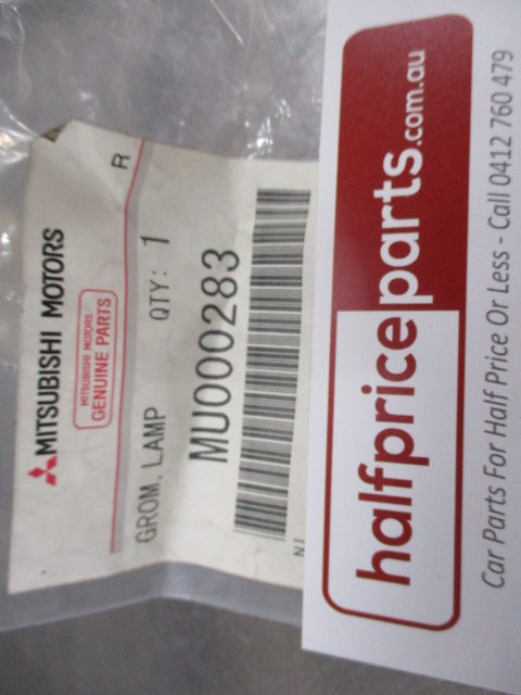 Mitsubishi Outlander/Eclipse/Lancer/Mirage Genuine Combo Lamp Grommmet New Part