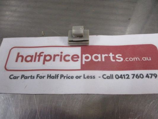 Volvo 850 Genuine Door Moulding Trim Clip New Part