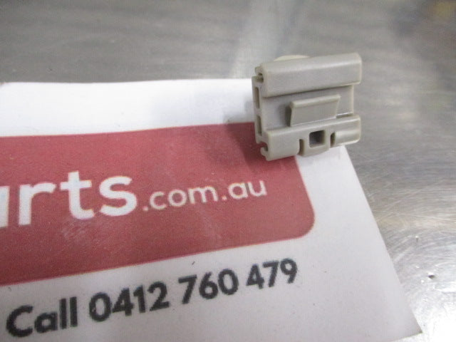 Volvo 850 Genuine Door Moulding Trim Clip New Part