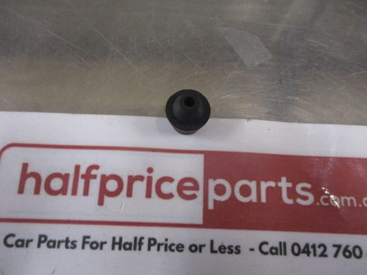 Mitsubishi Pajero/Outlander Genuine Rear Tail Gate Damper Rubber New Part