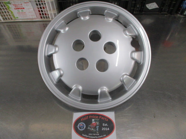 Mitsubishi Magna Genuine 14 Inch Hub Cap New Part
