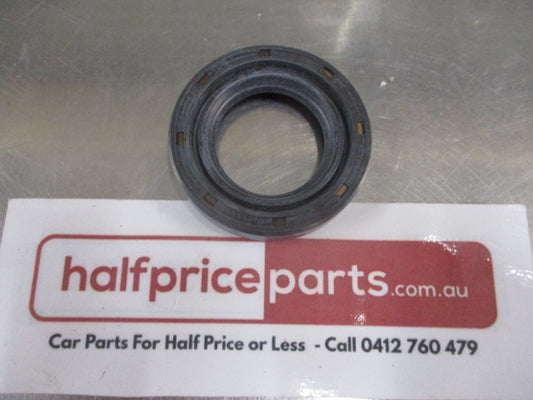 Mitsubishi Pajero/Triton Genuine Rear Outer Axel Seal New Part