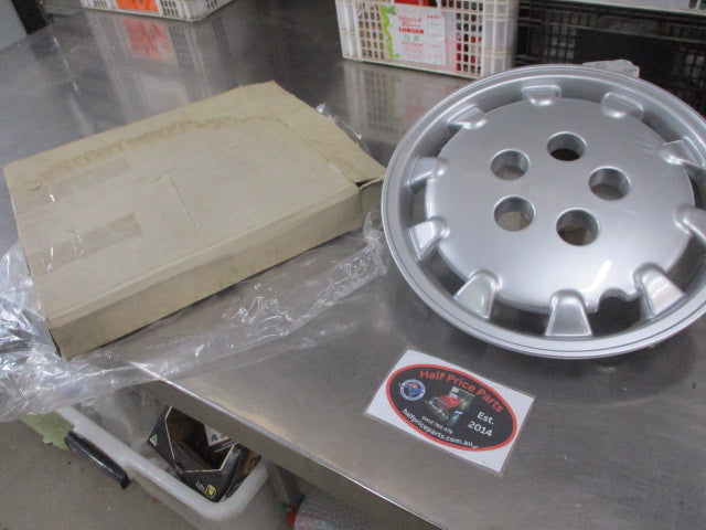 Mitsubishi Magna Genuine 14 Inch Hub Cap New Part