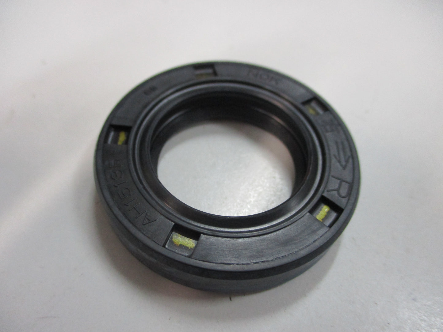 Subaru Impreza Genuine Right Rear Manual Transmission Output Shaft Seal New Part