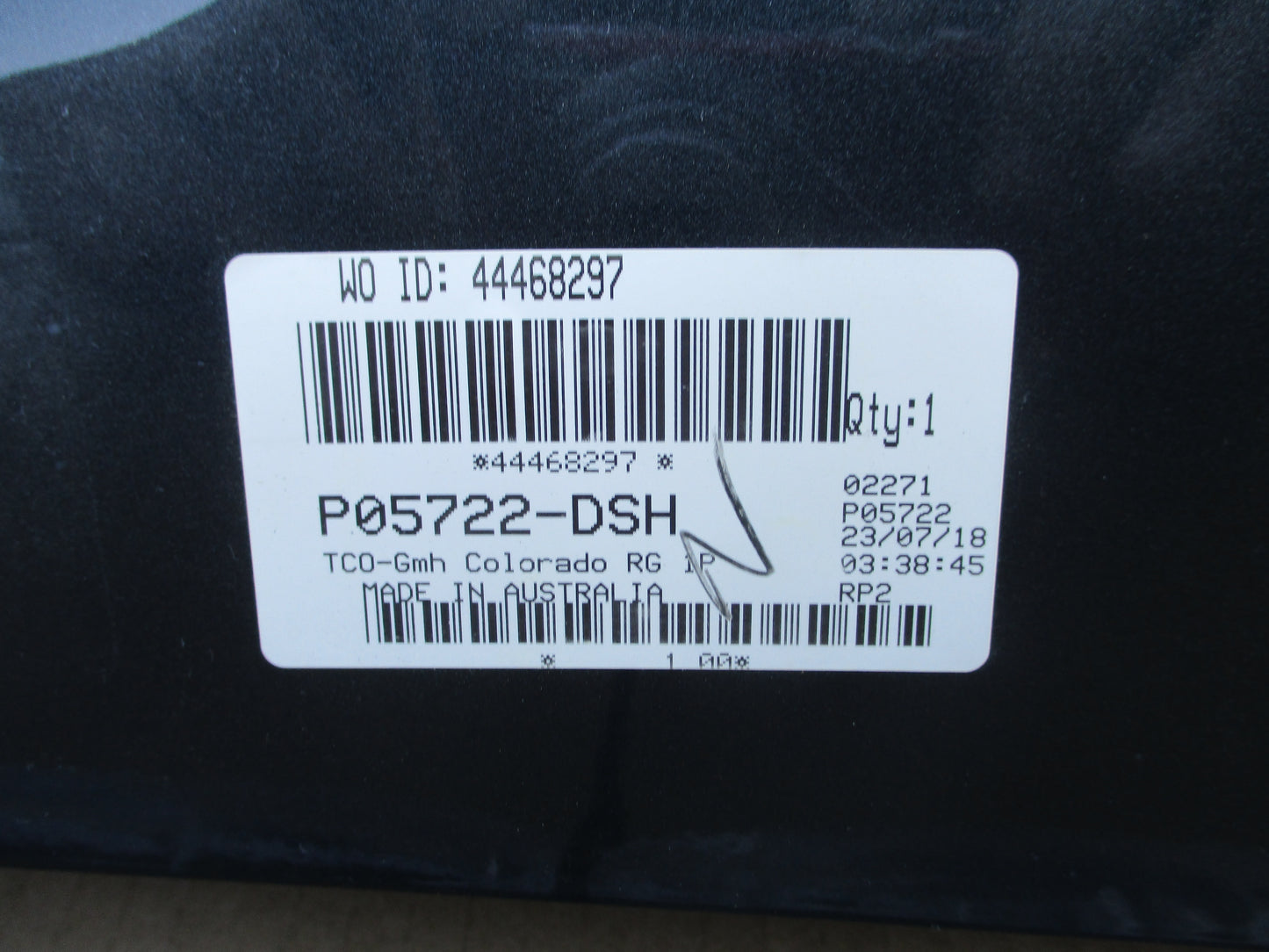 Holden RG Colorado Dual Cab Genuine 1 Piece Hard Lid Cover Kit Camera Dark Shadow New Part