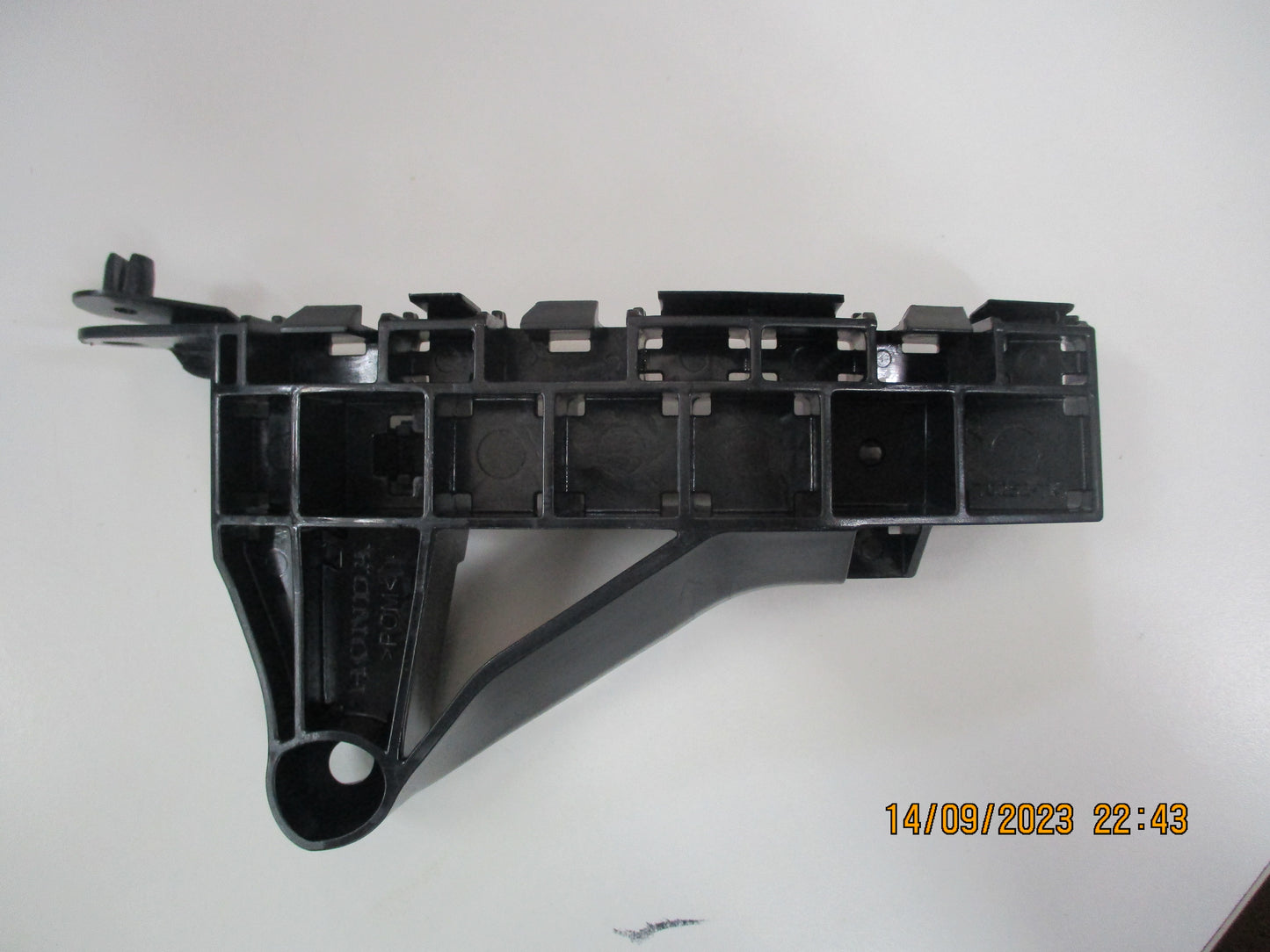 Honda Jazz Genuine Drivers Front Spacer Bumper Retainer Bracket New